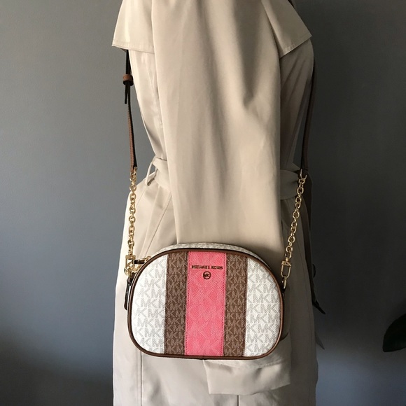 Michael Kors Handbags - Michael Kors Crossbody